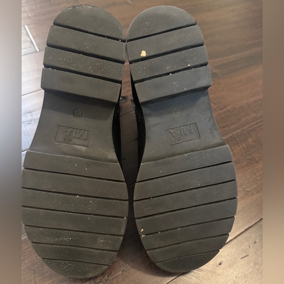 Black moto lugsole chunky MIA combat faux leather boots ankle buckle booties - Picture 4 of 10